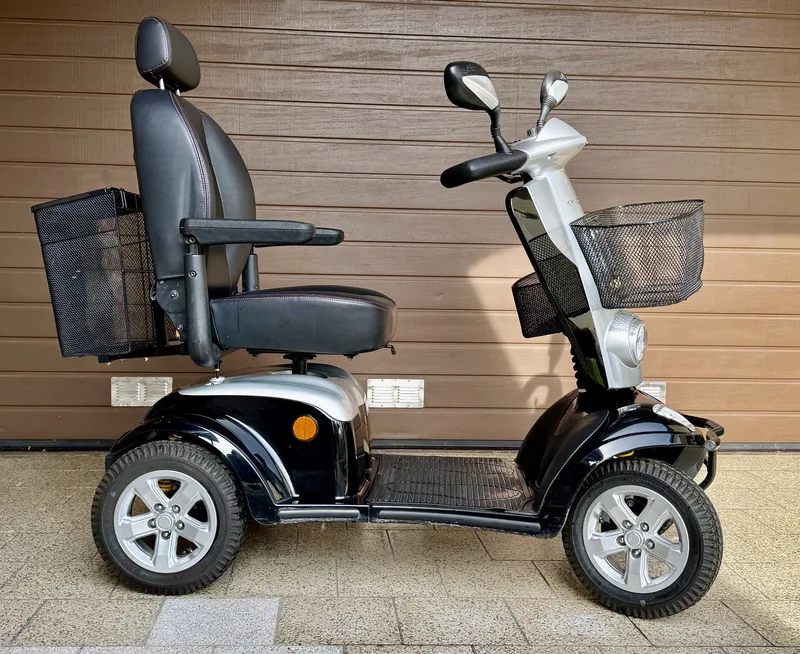 Kymco EQ40BG(GM), Zustand gut, Standort Holm