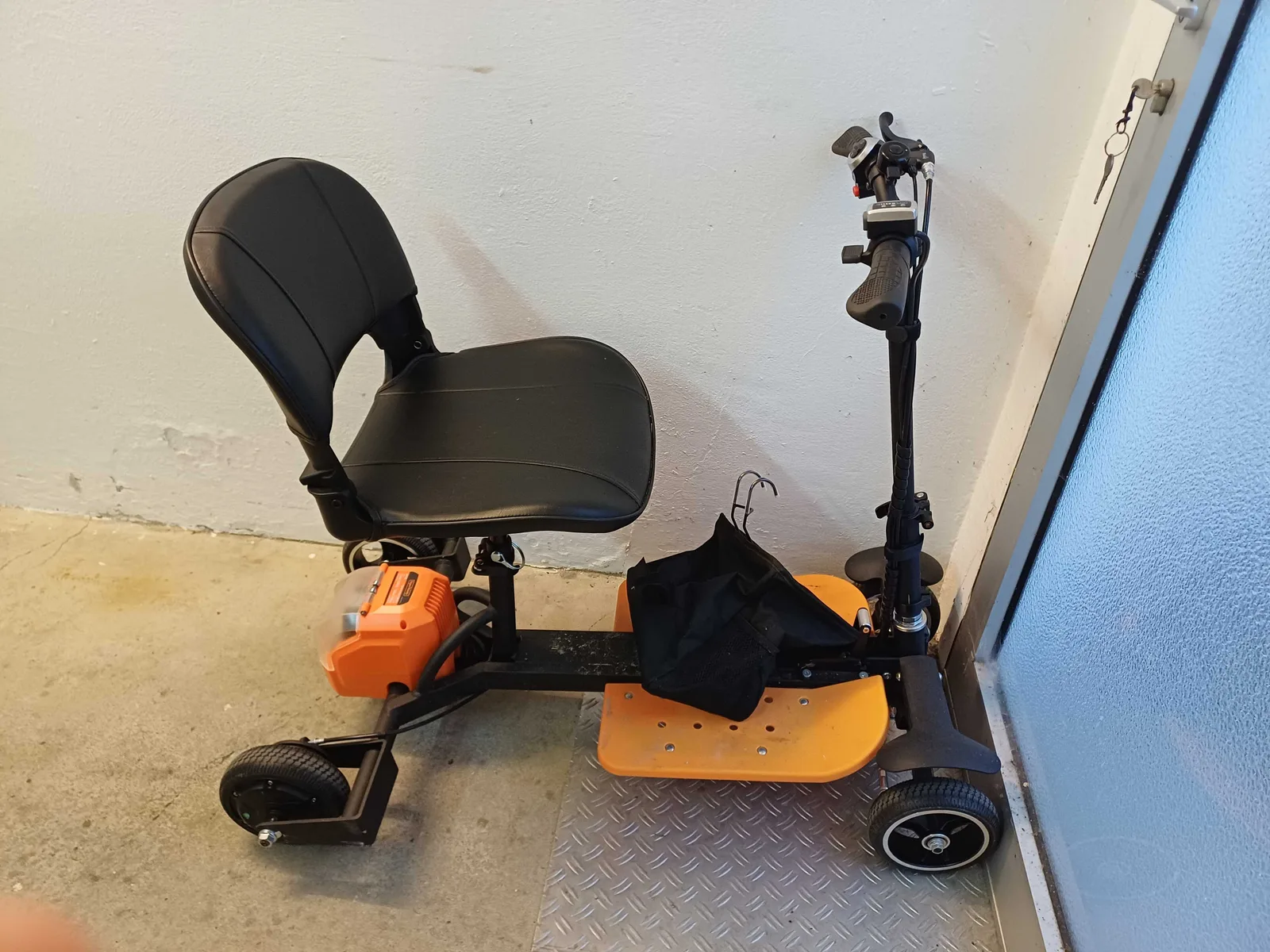 Andere Elektromobil SuperHandy Passport Pro Elektromobil, Foto 1 von 3, Zustand gut