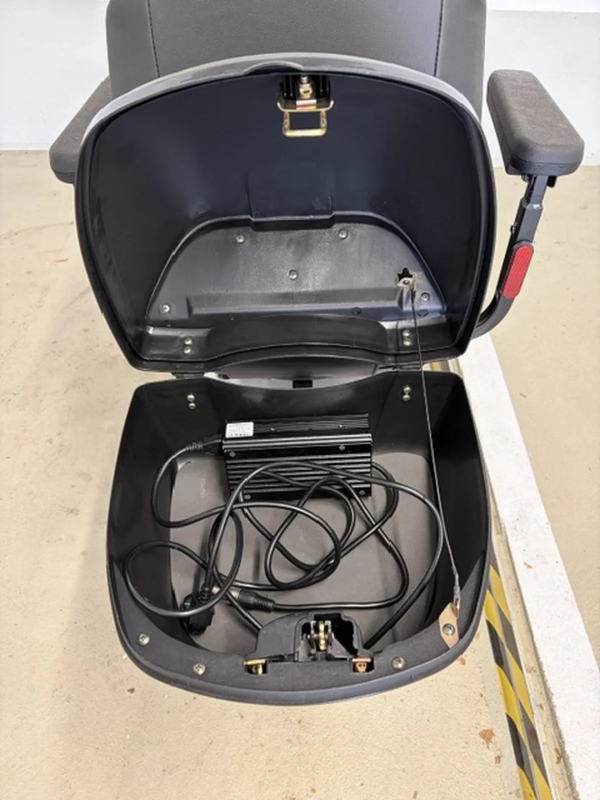 Kymco Spiekeroog Super 4, Foto 2 von 3, Zustand neuwertig