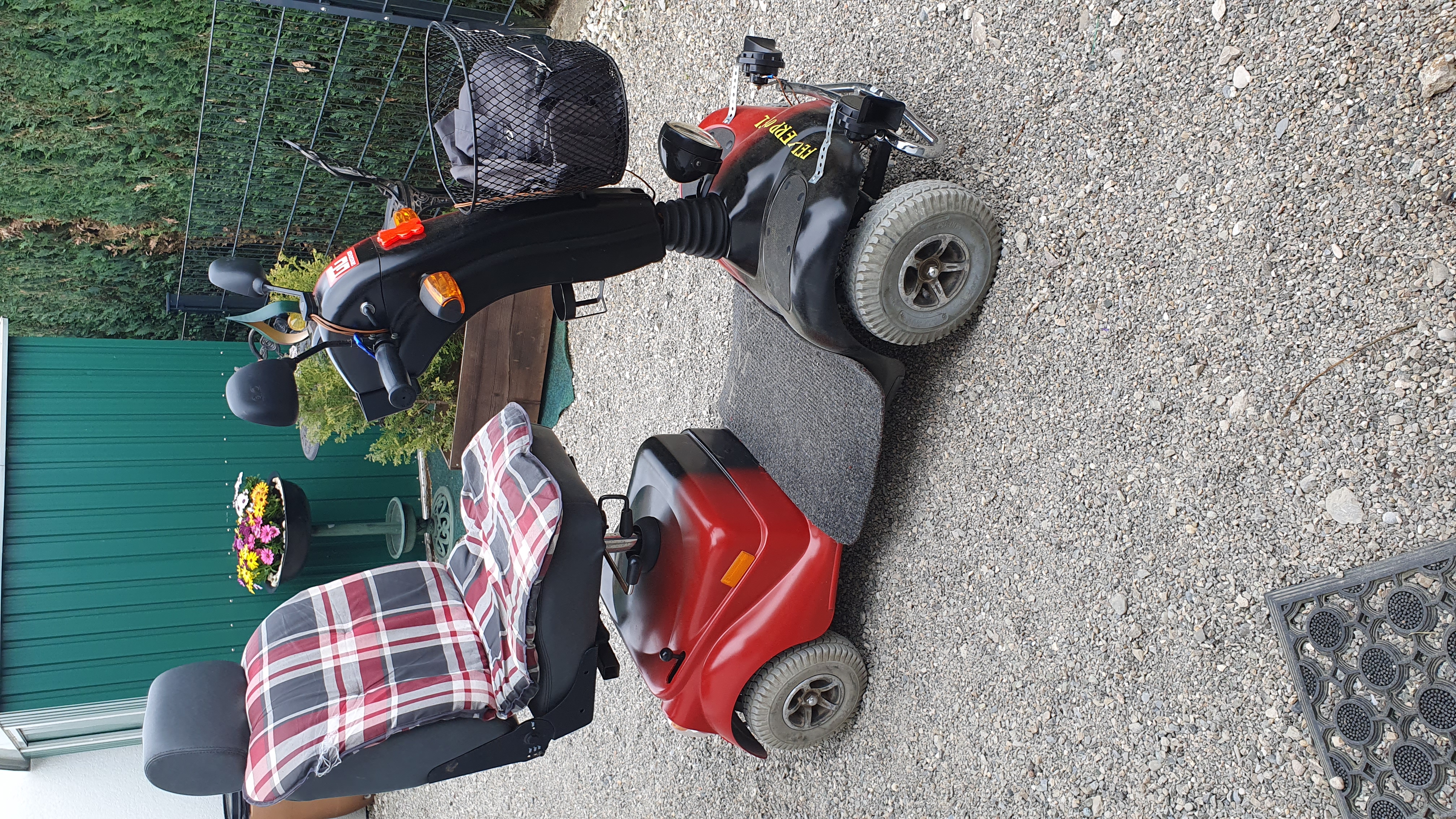 Elektro Seniorenmobil Invacare - gebraucht, 12 km/h, 450 € - Burgau/Limbach