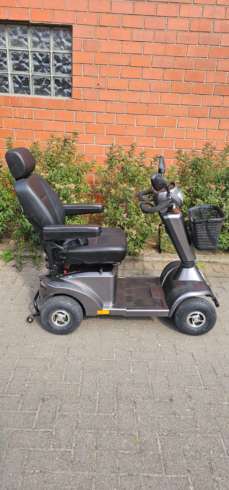 Elektro Mobile S425  Invacare Sterling S425  gut