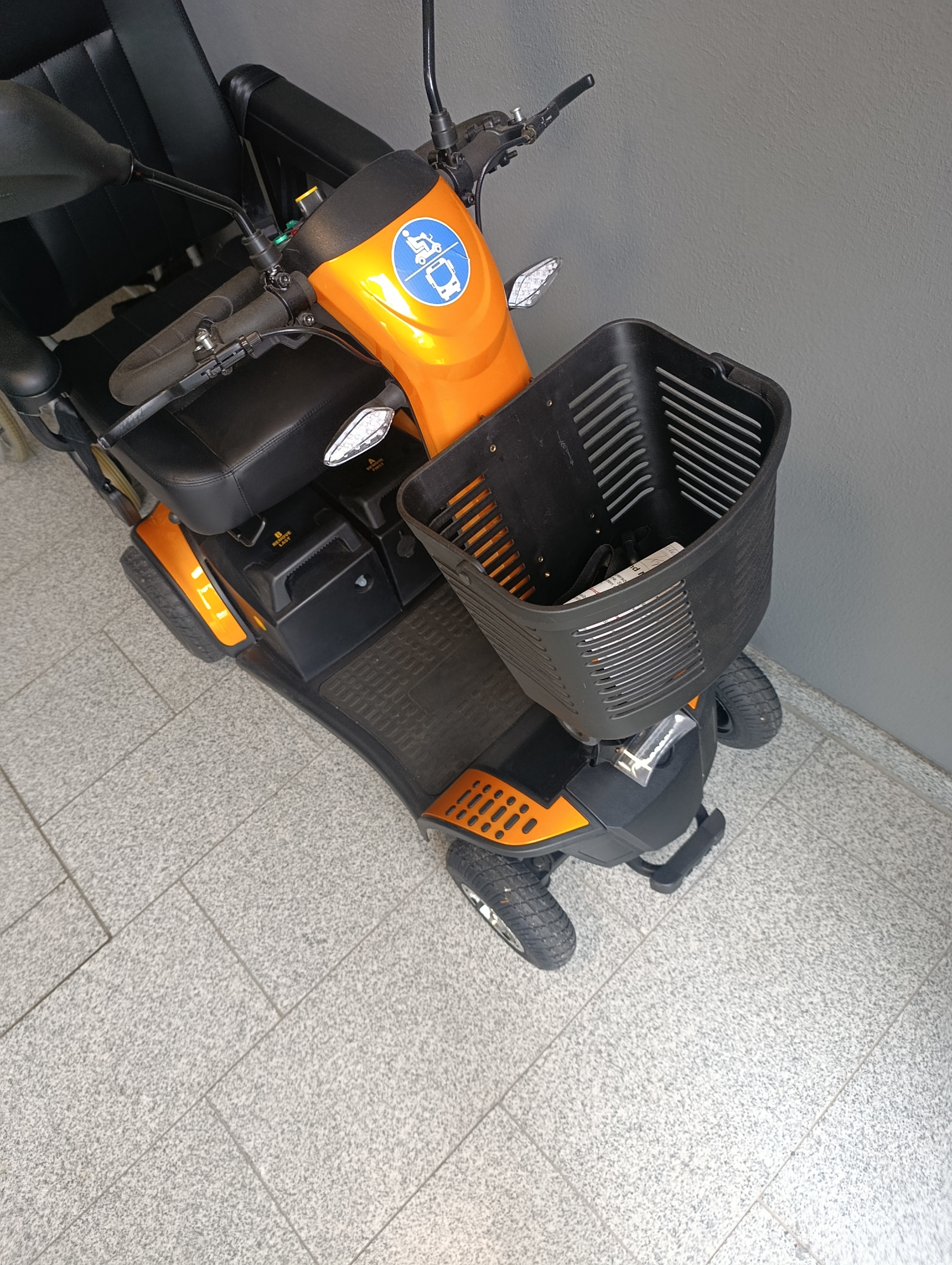 Seniorenmobiel  Elektro-Mobil GoGo Elite  neuwertig Bild 2