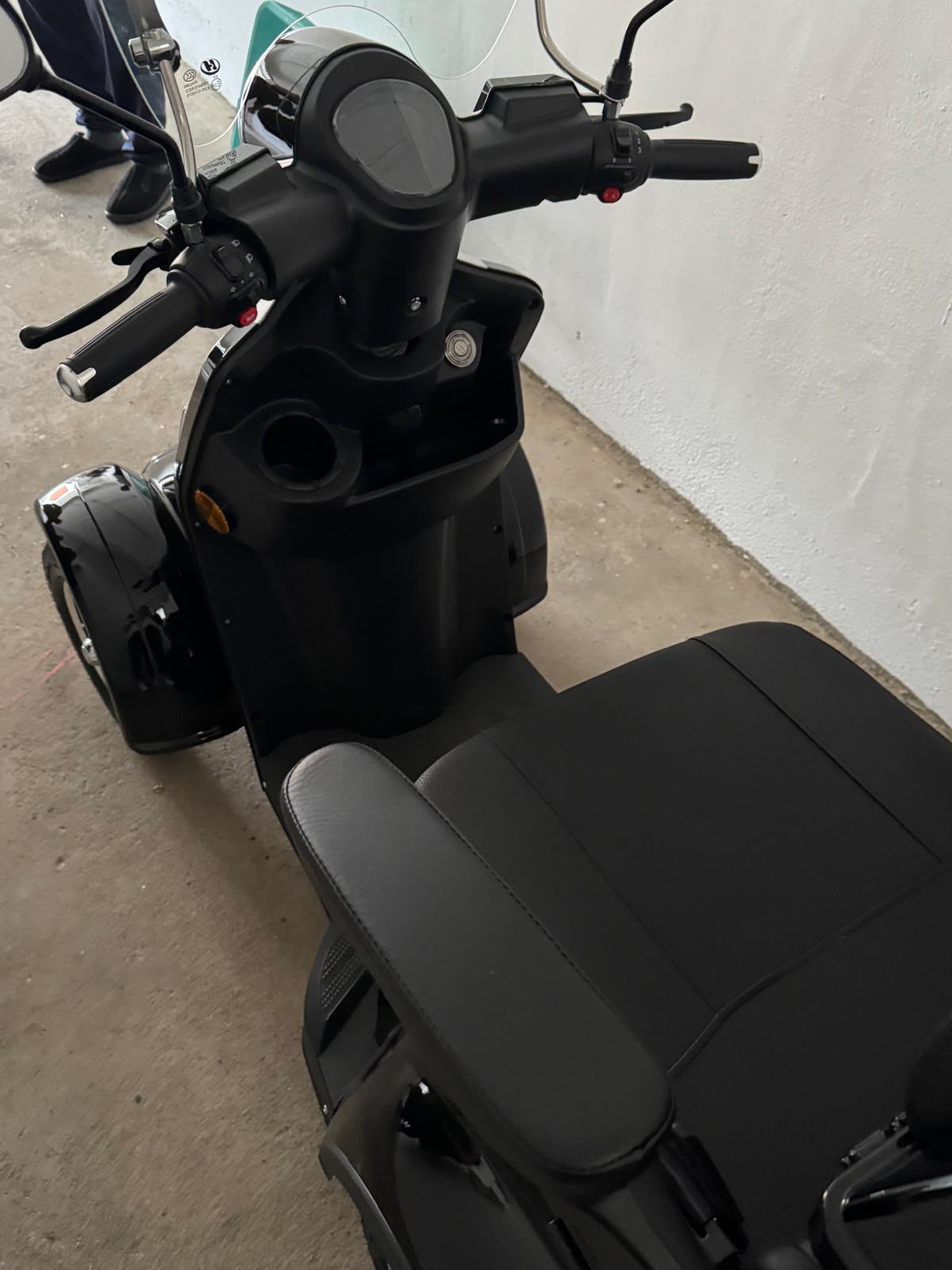 Elektromobil 25 Km/h Andere E-quad 25 v.3 neuwertig