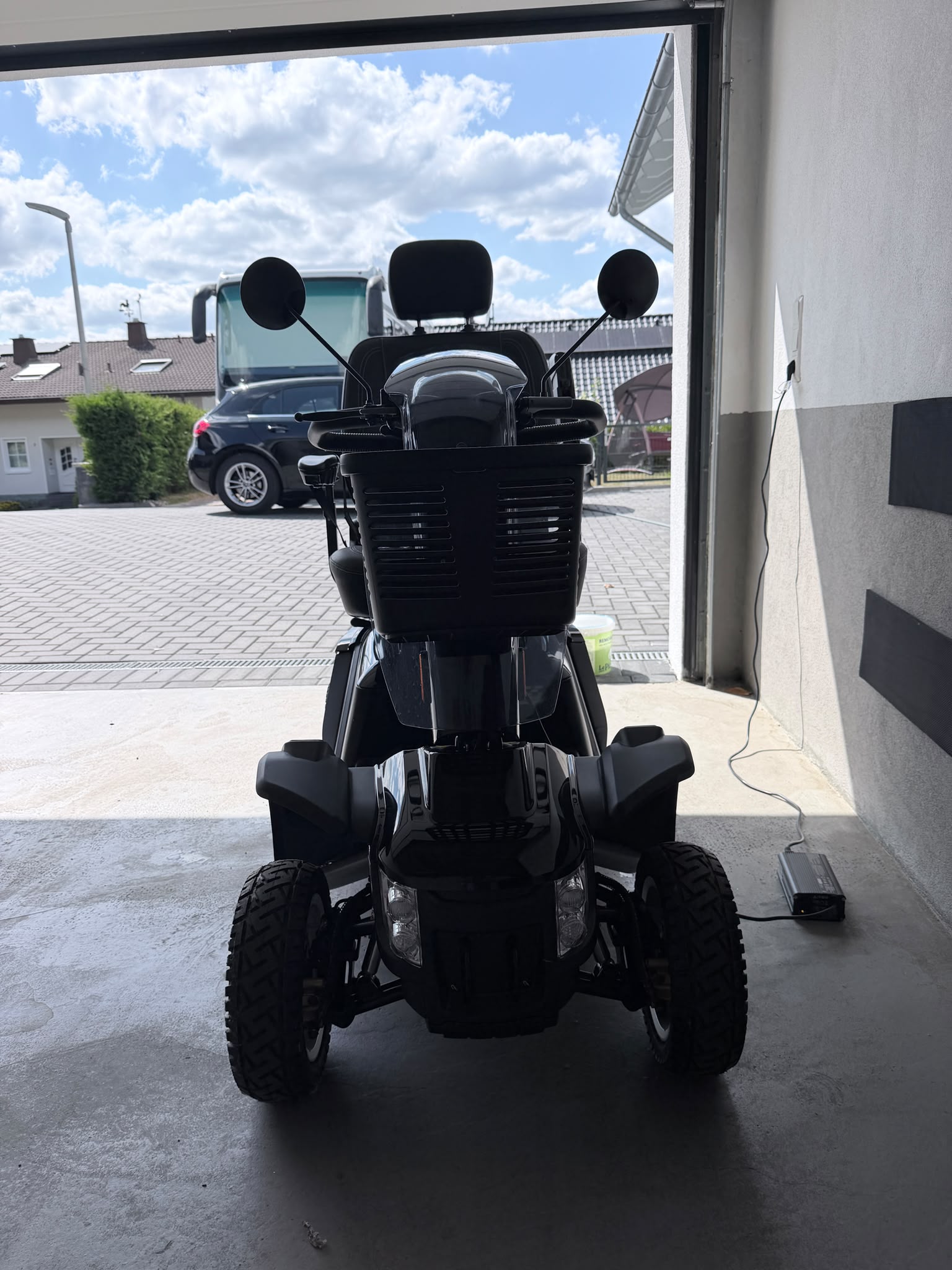 KFZ Krankenfahrstuhl Pride Mobility XL 140 aus 2024 Pride - neuwertig, 15 km/h, 6.000 € - Bad wildungen 