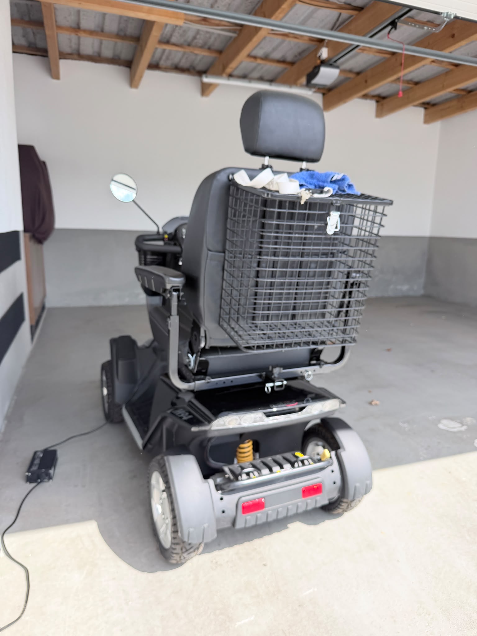 KFZ Krankenfahrstuhl Pride Mobility XL 140 aus 2024 Pride Mobility  neuwertig Bild 2